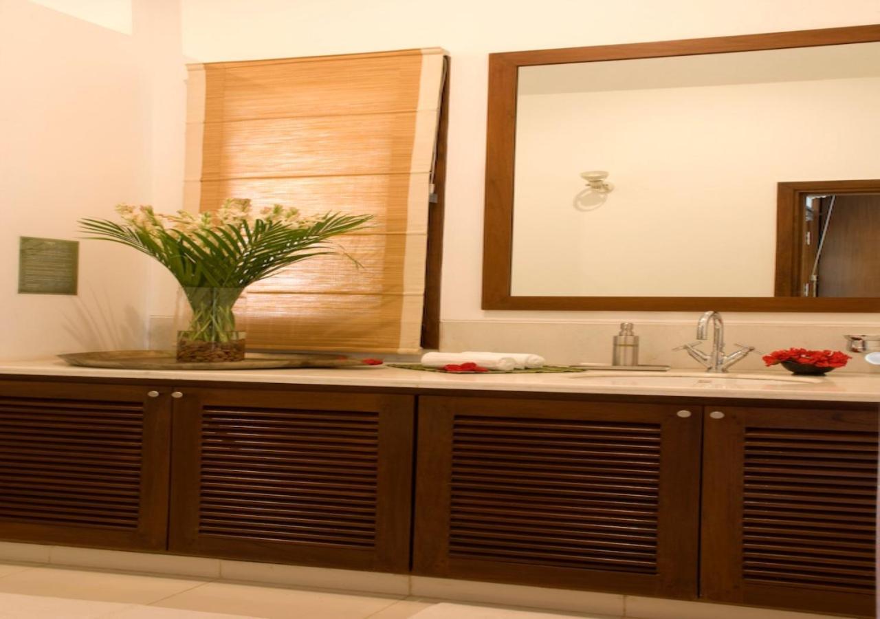 Shreyas Retreat Hotel Nelamangala Exterior photo