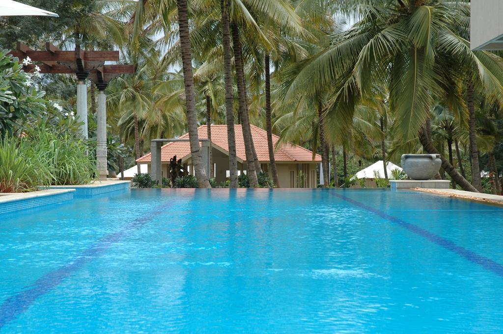 Shreyas Retreat Hotel Nelamangala Exterior photo